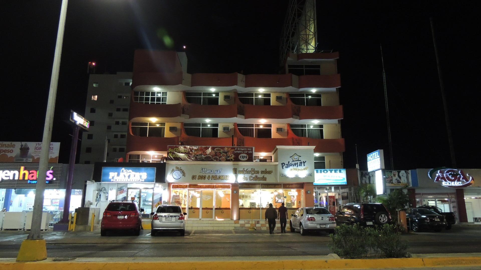 Capital O Zona Dorada Inn, Mazatlan Bagian luar foto