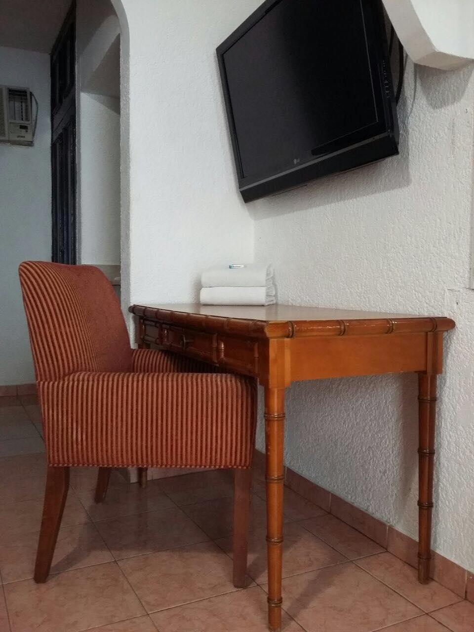 Capital O Zona Dorada Inn, Mazatlan Bagian luar foto